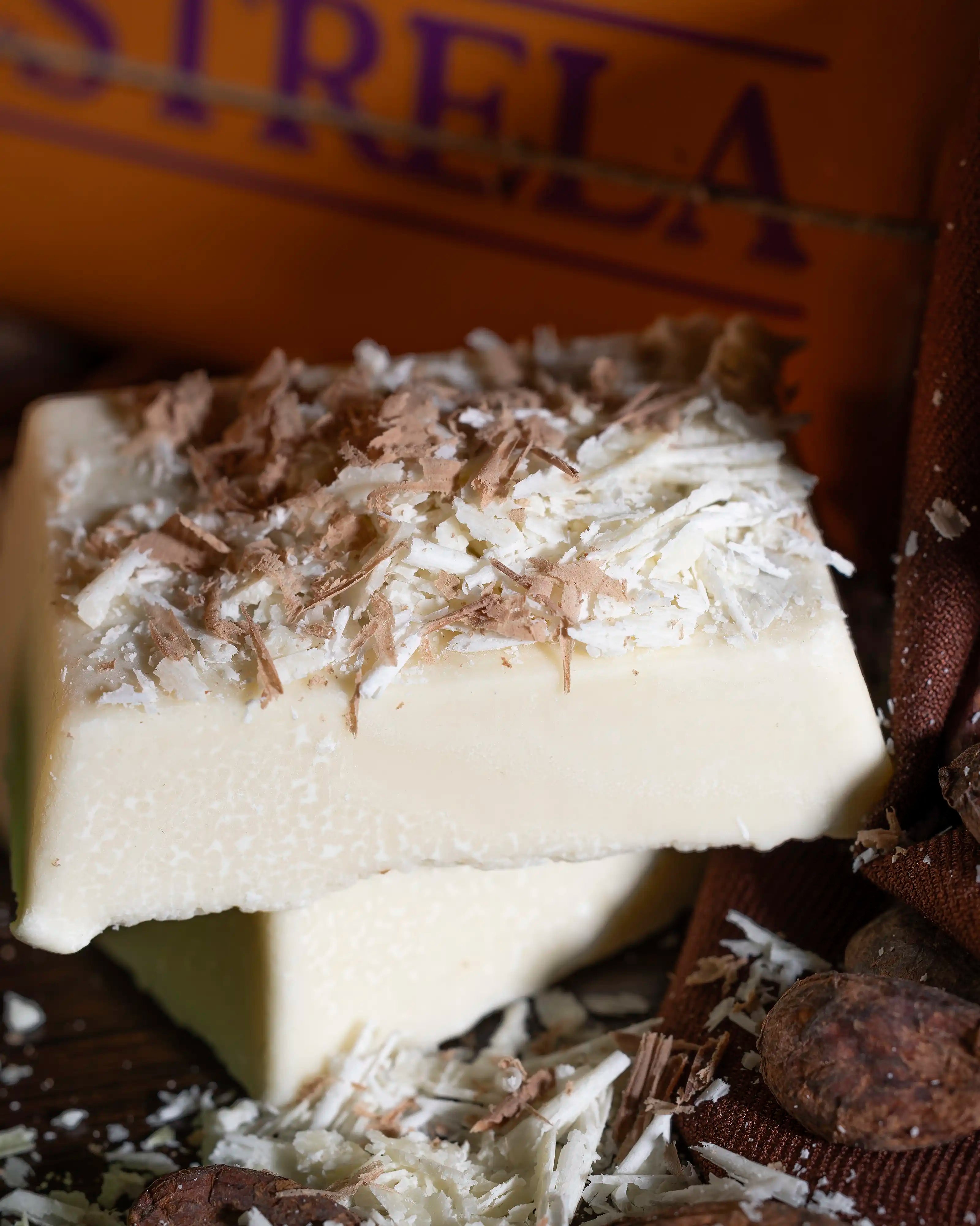 Nómada White Chocolate Bar with Passion Fruit 300g